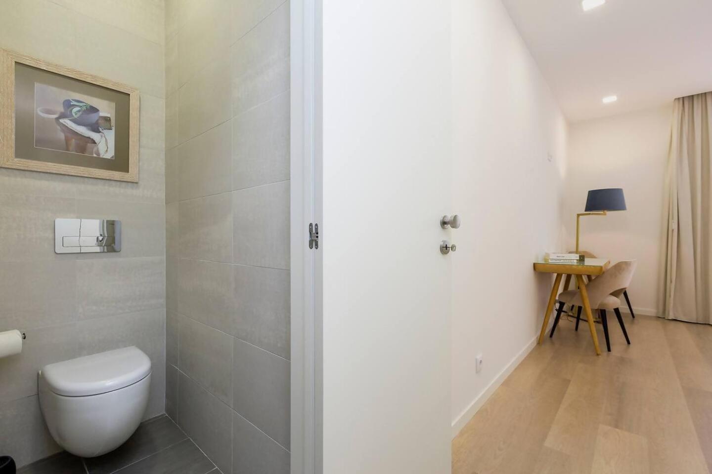 The Office Guest Apartment Guimarães Exterior photo