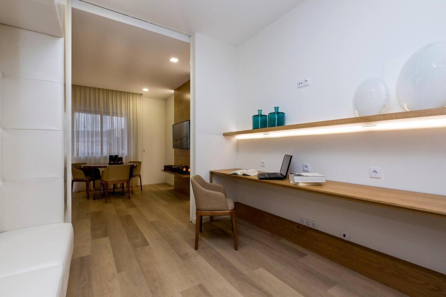 The Office Guest Apartment Guimarães Exterior photo
